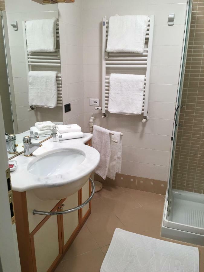 Apartment Zagara - Gardone Riviera Center Luaran gambar