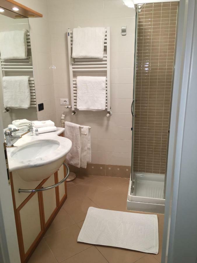 Apartment Zagara - Gardone Riviera Center Luaran gambar